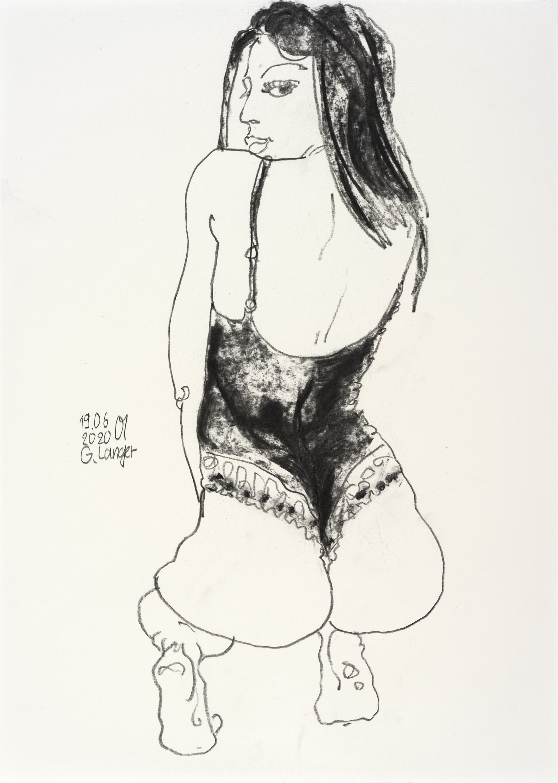 Gunter Langer, Kauerndes Mädchen, Unwiderstehlicher Blick, 2020, Zeichnung Kohle (Kohlezeichnung), Zeichenpapier, 71 x 51 cm